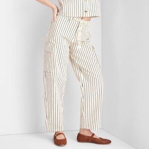 FUTURE COLLECTIVE NWT mid rise barrel leg jeans -cream/black -size 10